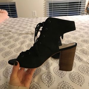Jessica Simpson heels